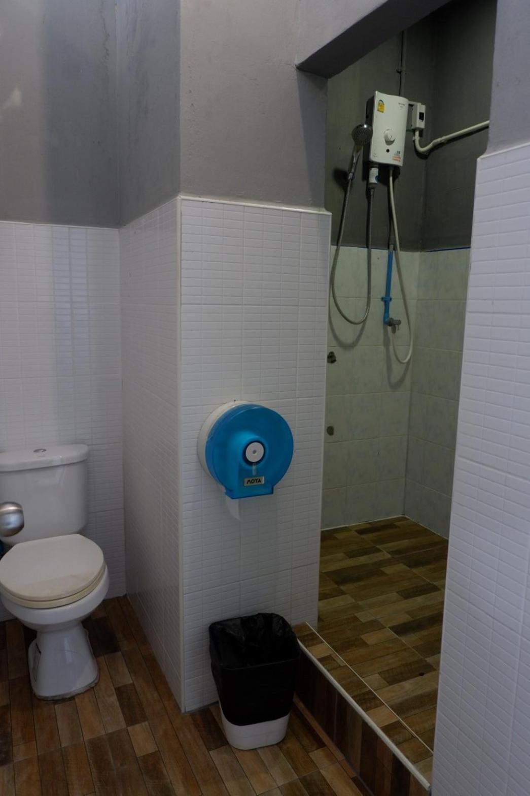 Leisure Hostel