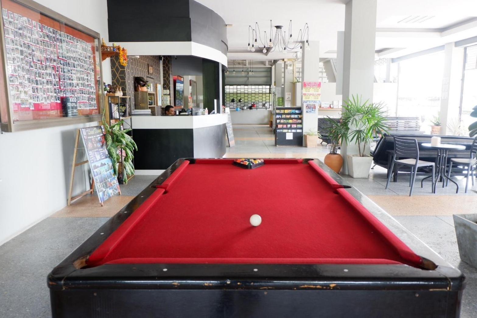Leisure Hostel *